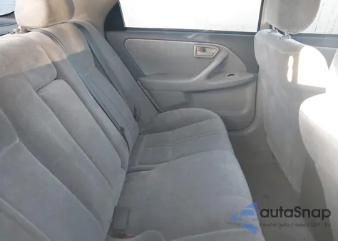 1998 Toyota Camry Le z USA, uszkodzony, nr VIN 4T1BG22K3WU319419